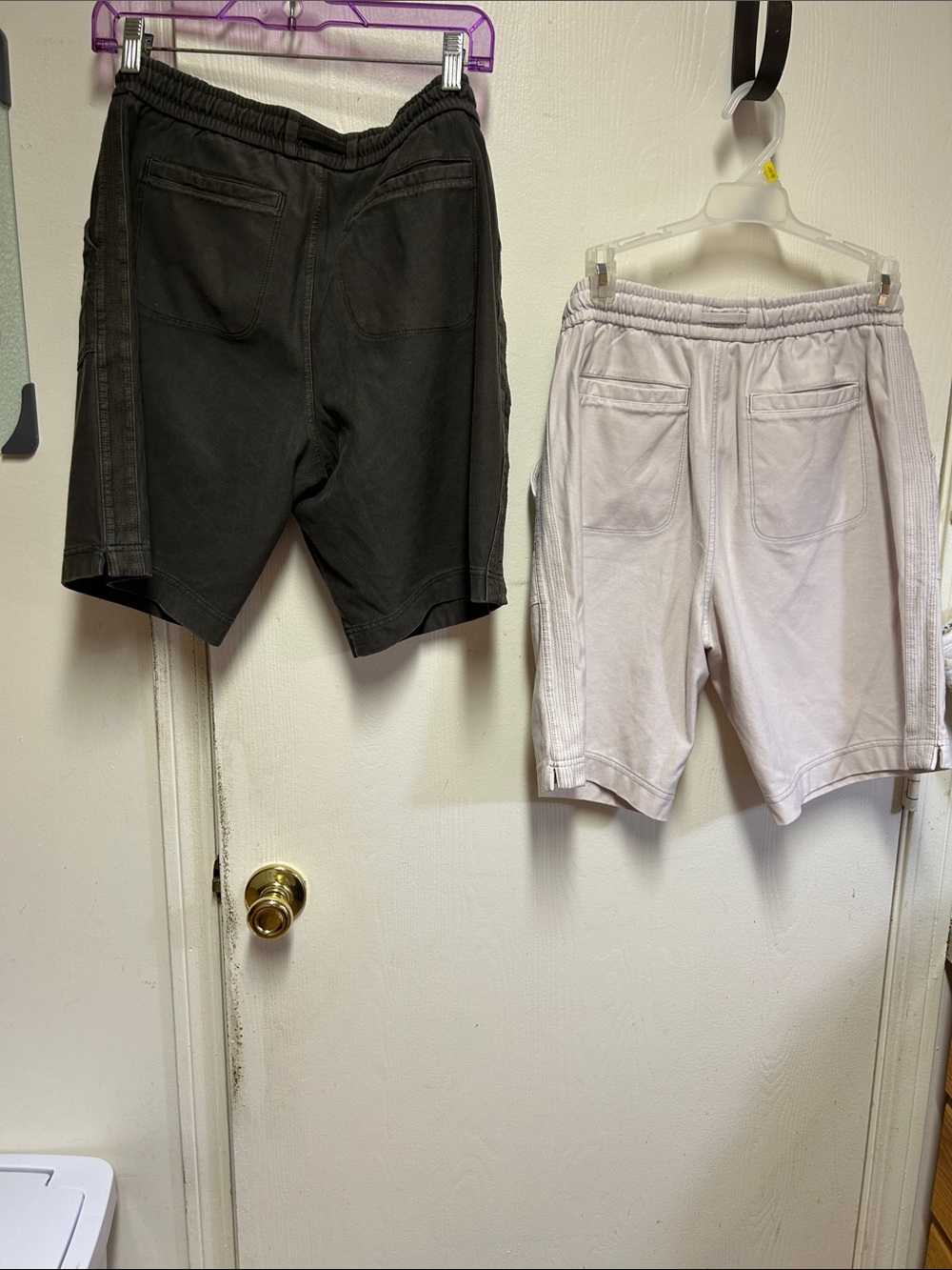 Athleta Women's Drawstring Shorts in Light Taupe and Charcoal - Picture 3 of 3